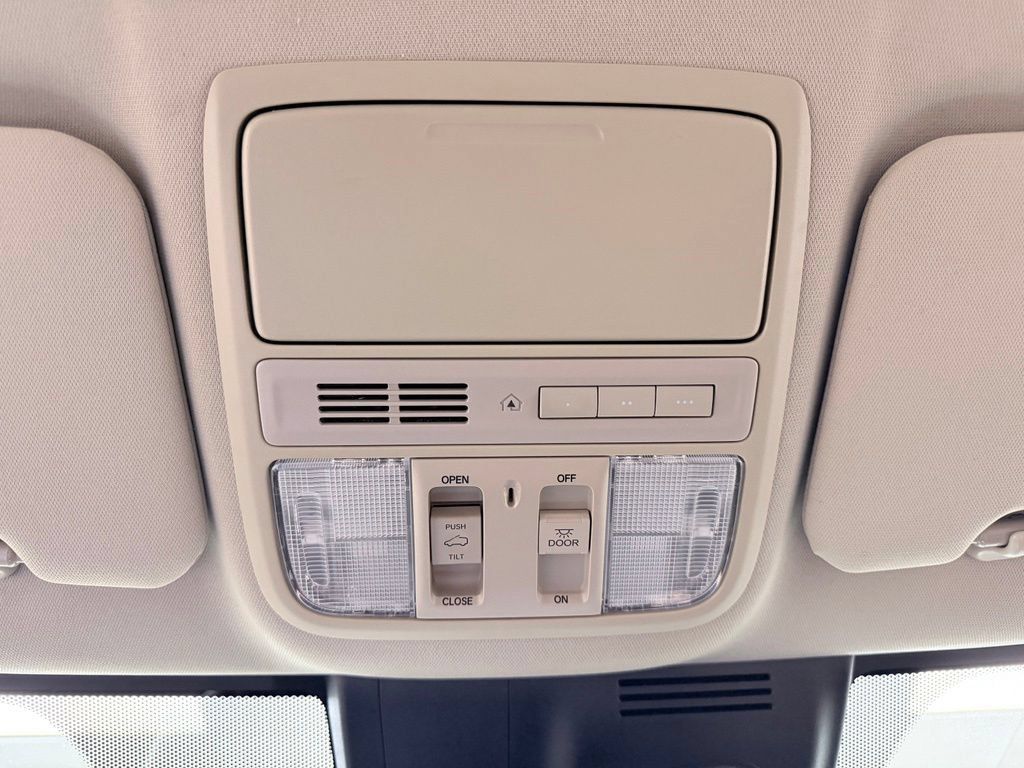 Used 2017 Honda CR-V Touring image 57