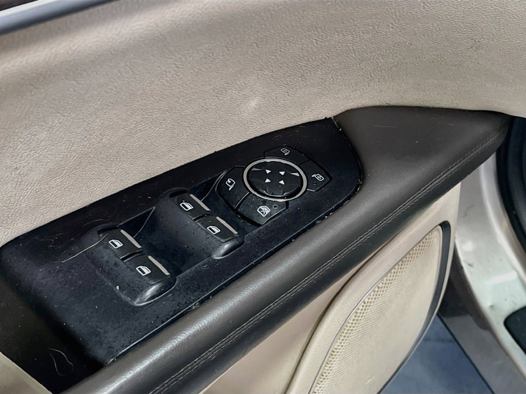 Used 2018 Lincoln MKX Select w/ Select Plus Package AWD/4WD image 18