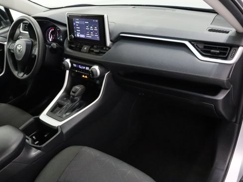 Used 2025 Toyota RAV4 XLE FWD image 36