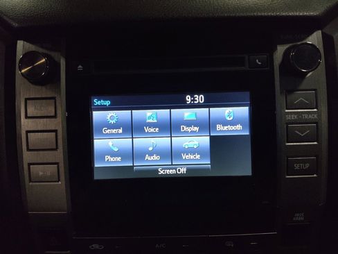 Used 2018 Toyota Tundra SR image 25