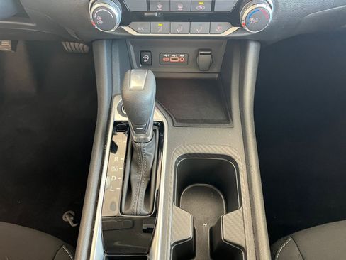 Used 2025 Nissan Sentra SV image 39