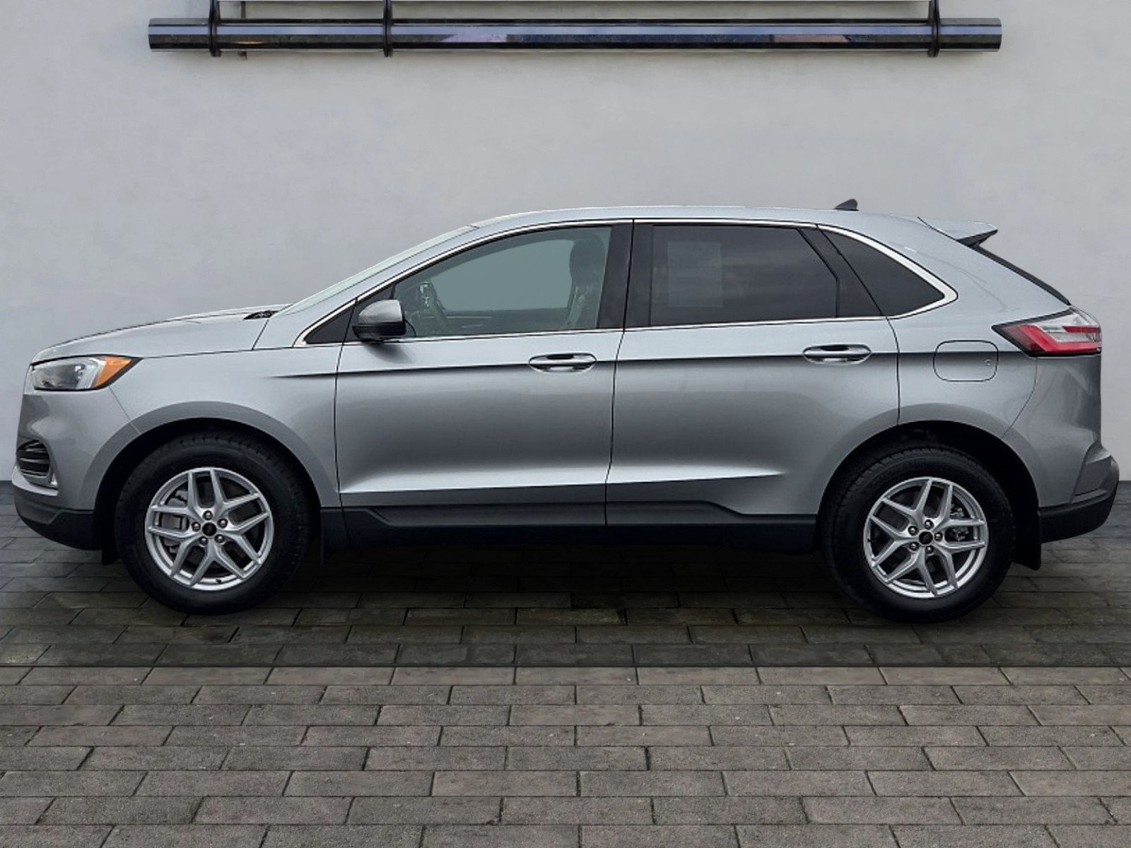Used 2024 Ford Edge SEL w/ Convenience Package AWD/4WD image 6