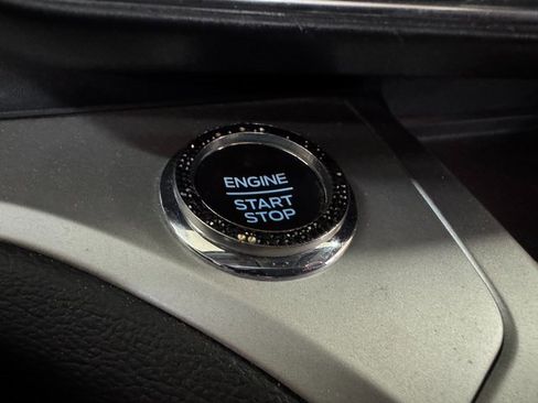 Used 2021 Ford Explorer XLT w/ Equipment Group 202A image 12