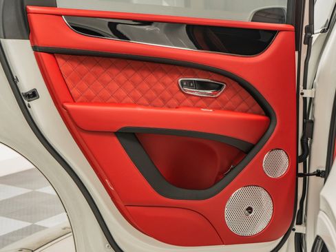 Used 2021 Bentley Bentayga Speed image 31