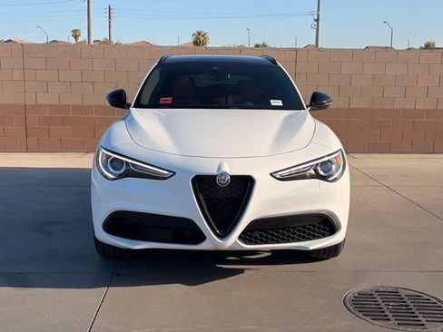 Used 2023 Alfa Romeo Stelvio Veloce AWD/4WD image 4