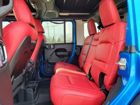 Used 2024 Jeep Wrangler Unlimited Rubicon w/ XTREMEE 35" Tire Package image 13