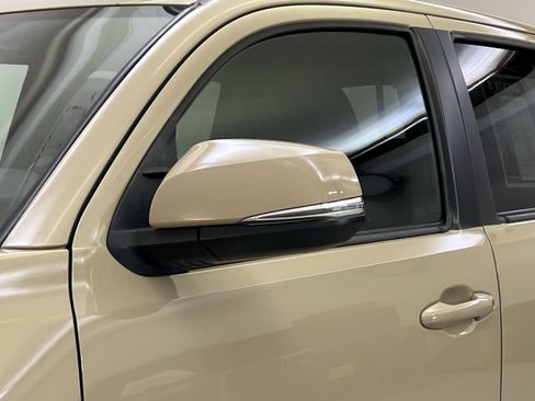 Used 2018 Toyota Tacoma TRD Off-Road w/ Technology Package AWD/4WD image 31