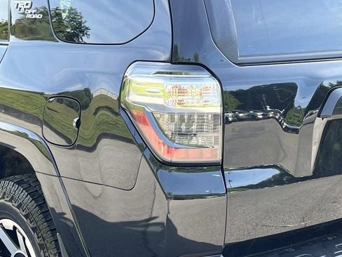 Used 2022 Toyota 4Runner TRD Off-Road AWD/4WD image 5