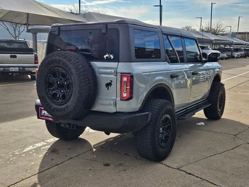 Used 2022 Ford Bronco Wildtrak image 5