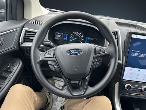 Used 2024 Ford Edge SE image 12