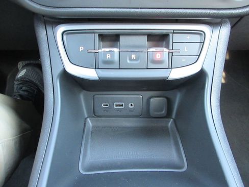 Certified 2023 GMC Terrain SLE image 28