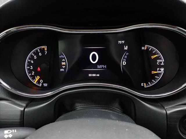 Used 2020 Jeep Grand Cherokee Altitude AWD/4WD image 15