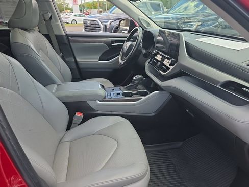 Used 2022 Toyota Highlander Platinum AWD/4WD image 10