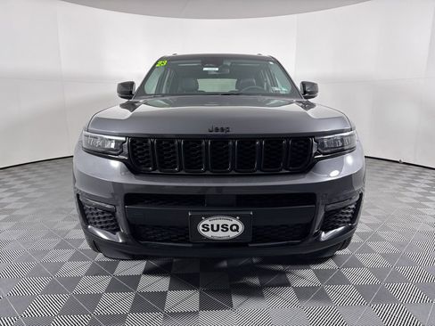 Used 2023 Jeep Grand Cherokee L Limited w/ Black Appearance Package image 2