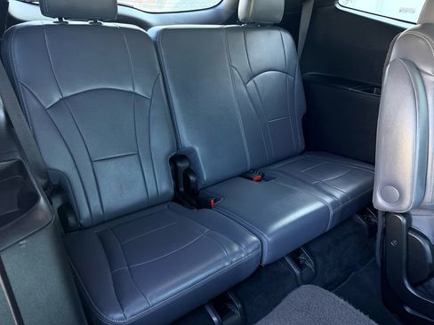 Used 2023 Buick Enclave Essence image 16