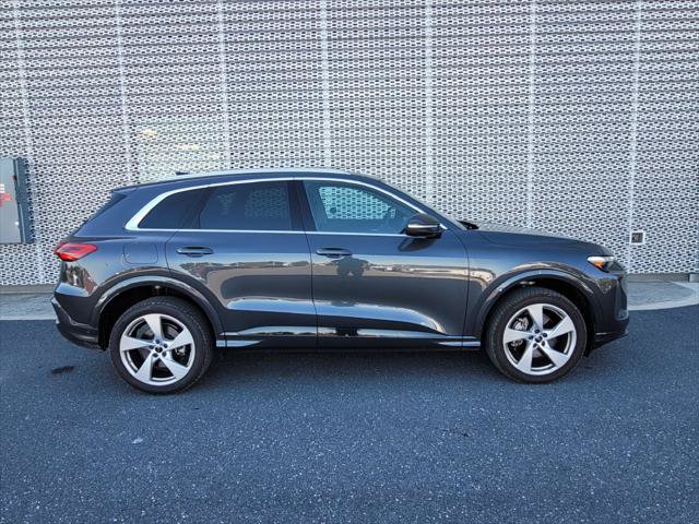 Used 2025 Audi Q5 Premium Plus AWD/4WD image 3