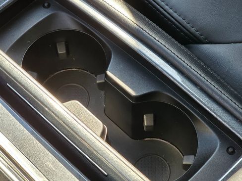 Used 2023 Nissan Armada SV image 40