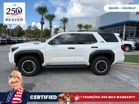 Used 2025 Toyota 4Runner Limited AWD/4WD image 3