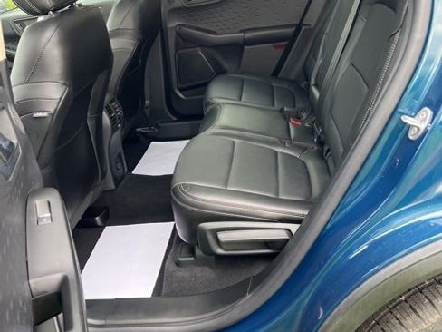 Used 2020 Ford Escape Titanium image 16