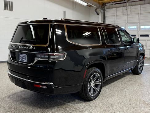 Used 2024 Jeep Grand Wagoneer L 4WD image 4