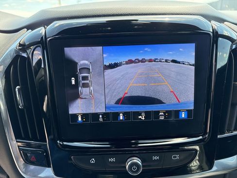 Used 2023 Chevrolet Traverse RS AWD/4WD image 41