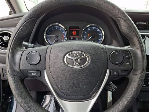 Used 2019 Toyota Corolla LE image 22