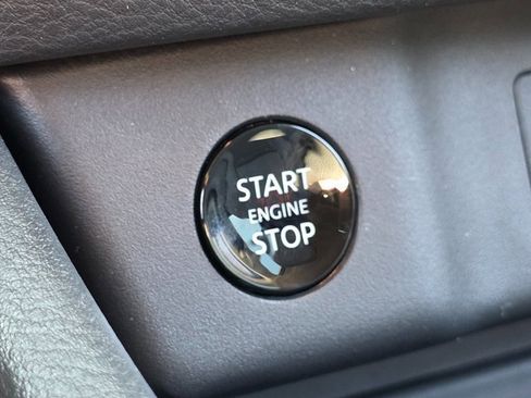 Used 2025 Nissan Rogue SV image 42