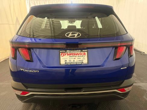 Used 2023 Hyundai Tucson SE image 16