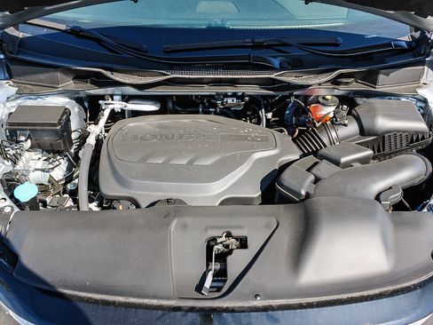 New 2026 Honda Odyssey Touring image 13