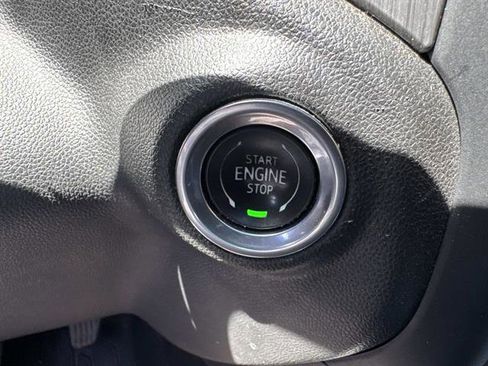 Used 2019 GMC Sierra 1500 Denali w/ Technology Package AWD/4WD image 18