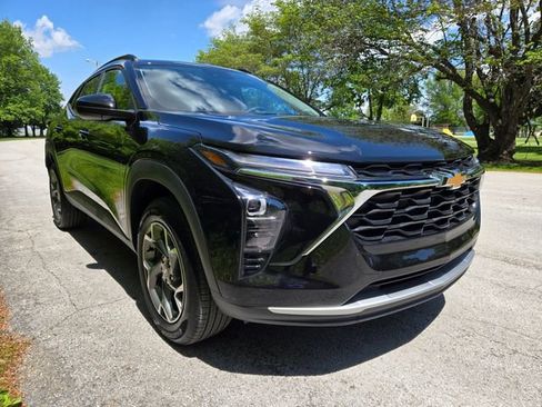 New 2026 Chevrolet Trax LT w/ Driver Confidence Package FWD image 8