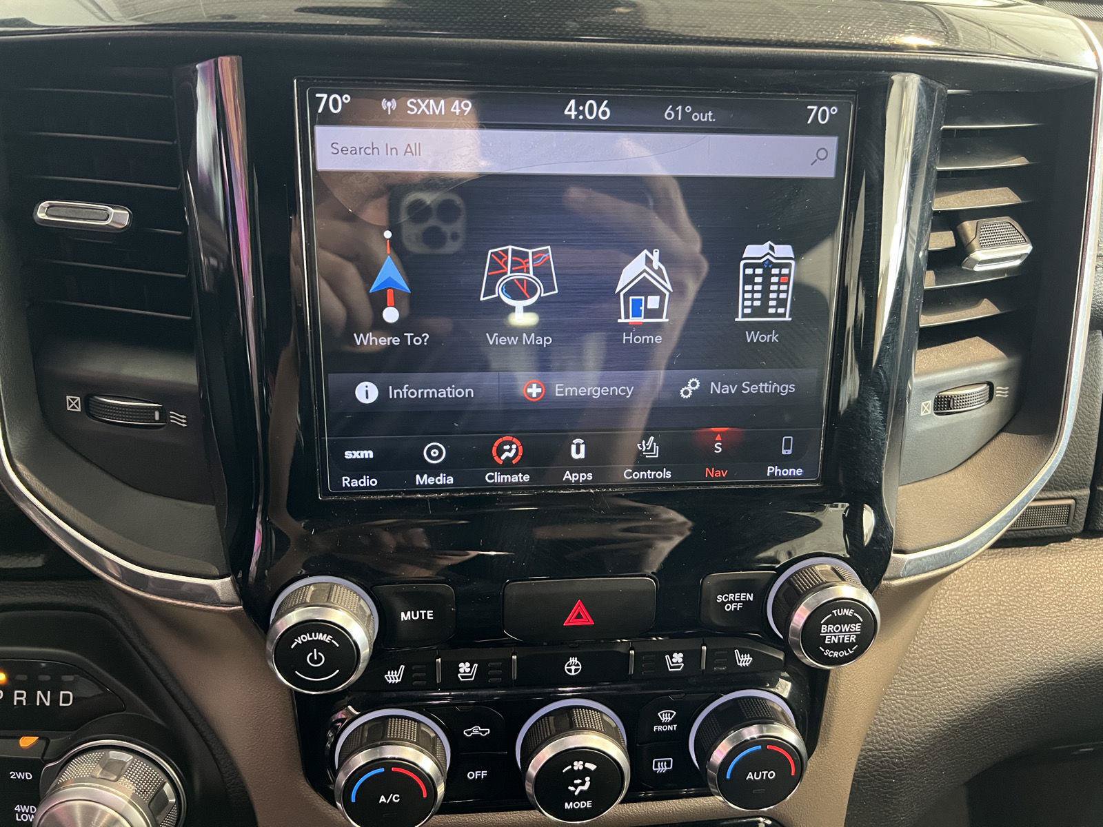 Used 2019 RAM 1500 Laramie AWD/4WD image 22