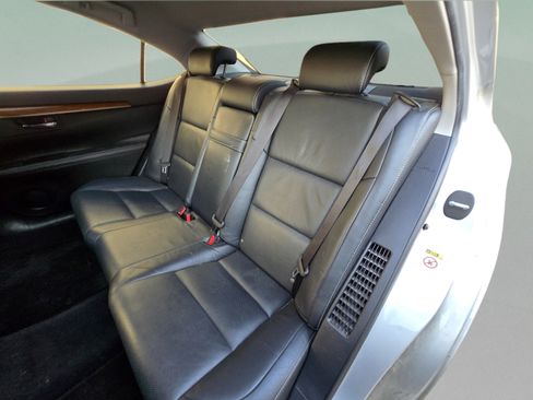 Used 2013 Lexus ES 300h w/ Luxury Pkg FWD image 22