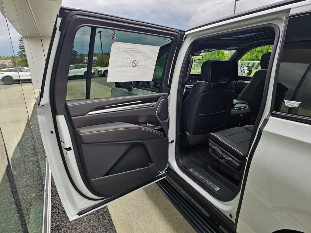 New 2026 Cadillac Escalade ESV Sport w/ Touring Package AWD/4WD image 16