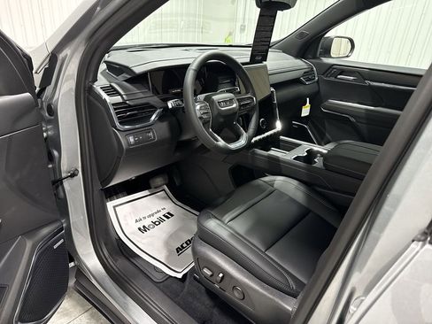 New 2026 GMC Acadia Elevation image 10