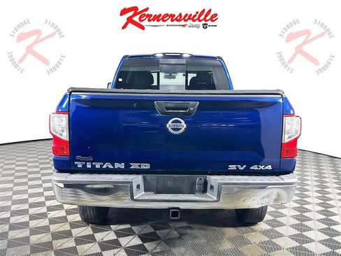 Used 2017 Nissan Titan SV image 6