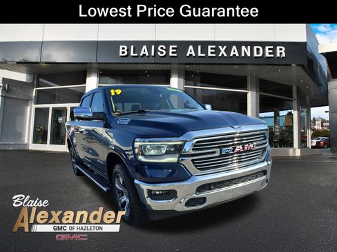 Used 2019 RAM 1500 Laramie AWD/4WD image 1