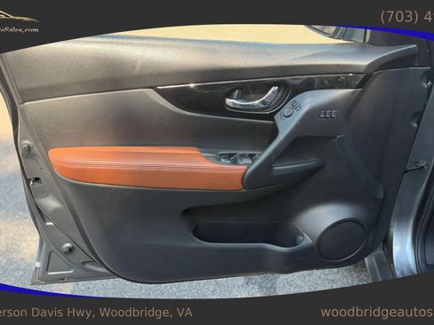 Used 2018 Nissan Rogue SL w/ Premium Package AWD/4WD image 9