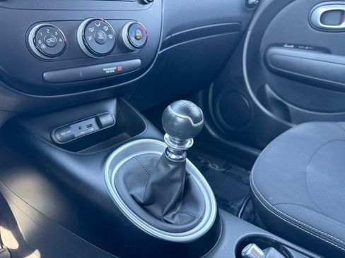 Used 2014 Kia Soul image 19