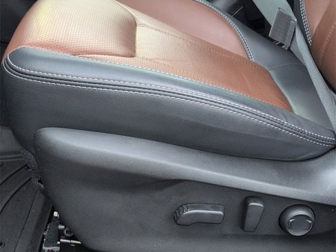 Used 2023 Subaru Forester Touring image 10