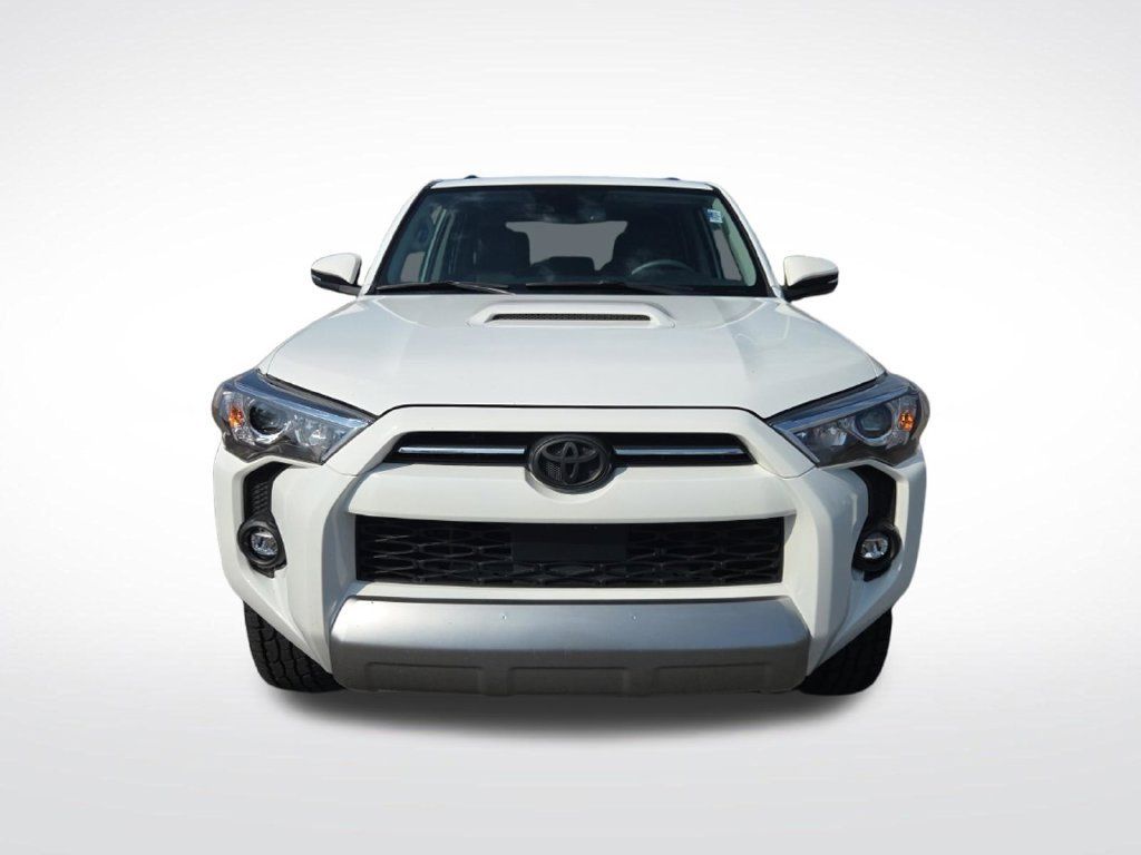 Used 2021 Toyota 4Runner TRD Off-Road Premium w/ Moonroof Package AWD/4WD image 10
