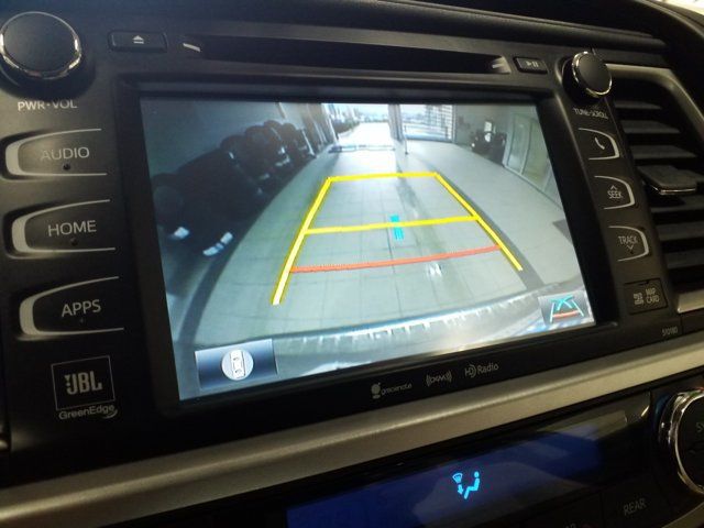 Used 2017 Toyota Highlander Limited Platinum AWD/4WD image 8