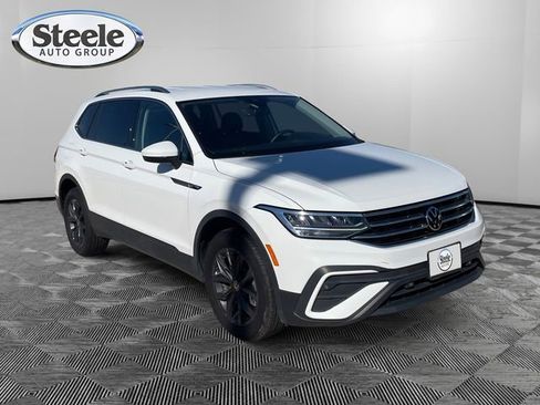 New 2024 Volkswagen Tiguan SE image 7
