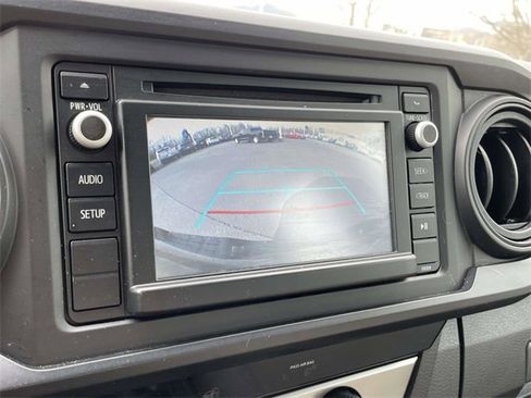 Used 2018 Toyota Tacoma SR image 29