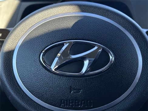 Certified 2023 Hyundai Elantra SEL image 31