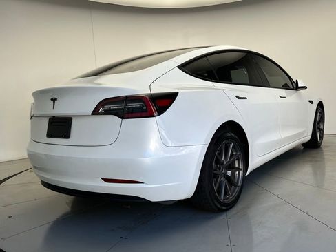 Used 2023 Tesla Model 3 Standard Range image 3