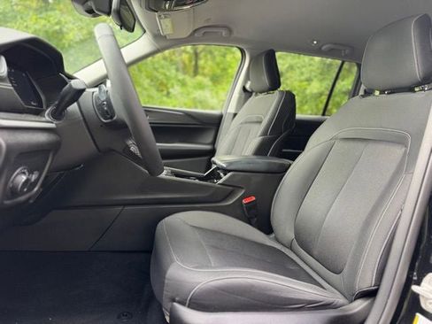 Used 2023 Jeep Grand Cherokee Laredo image 14