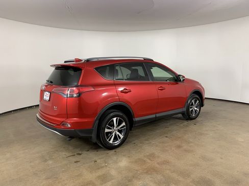 Used 2017 Toyota RAV4 XLE image 8