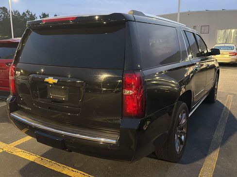 Used 2015 Chevrolet Suburban LTZ RWD image 8