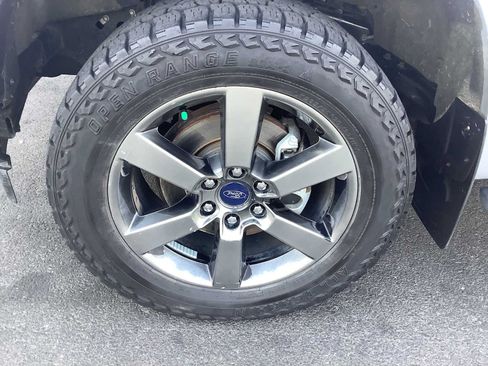 Used 2017 Ford F150 XLT w/ Equipment Group 302A Luxury AWD/4WD image 8
